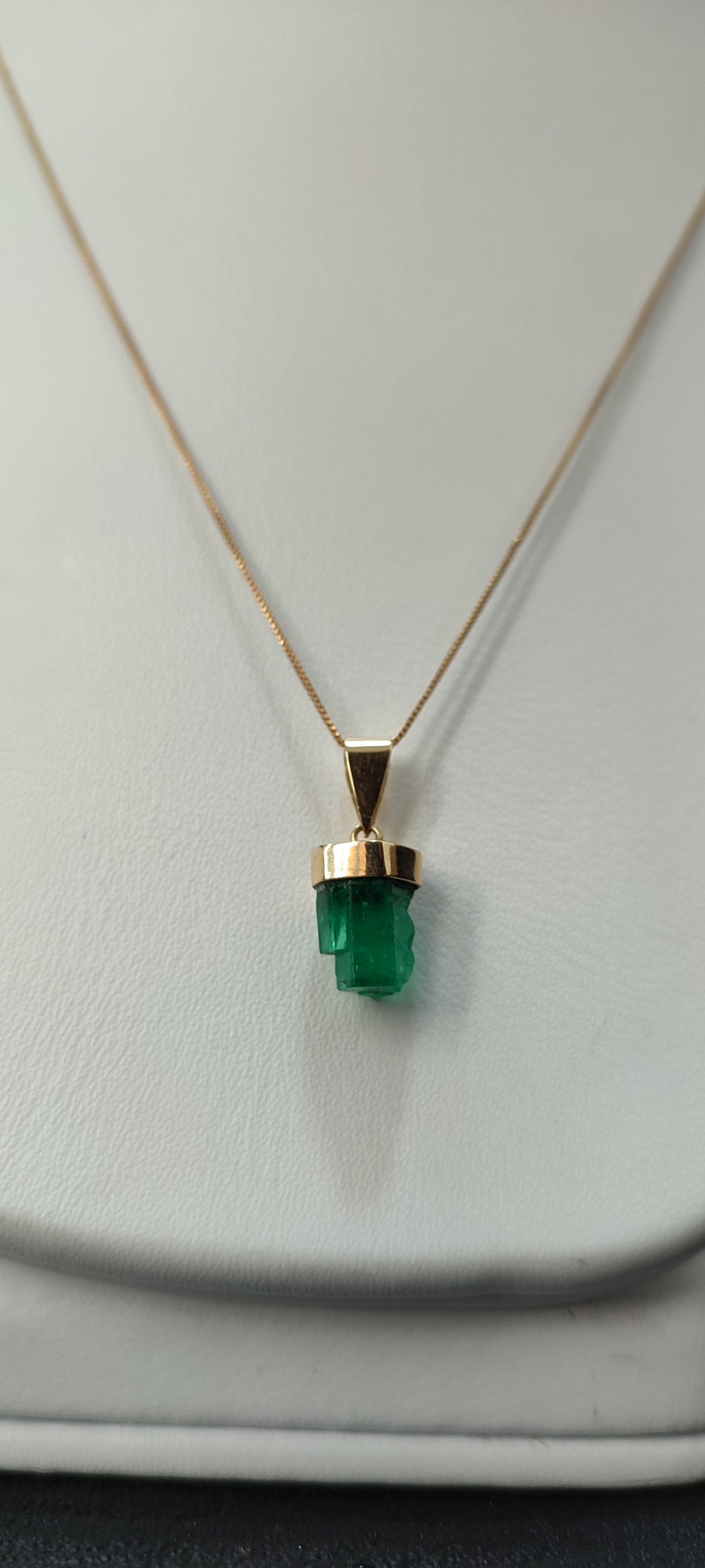 Muzo Emerald Canutillo Pendant - 18K Gold