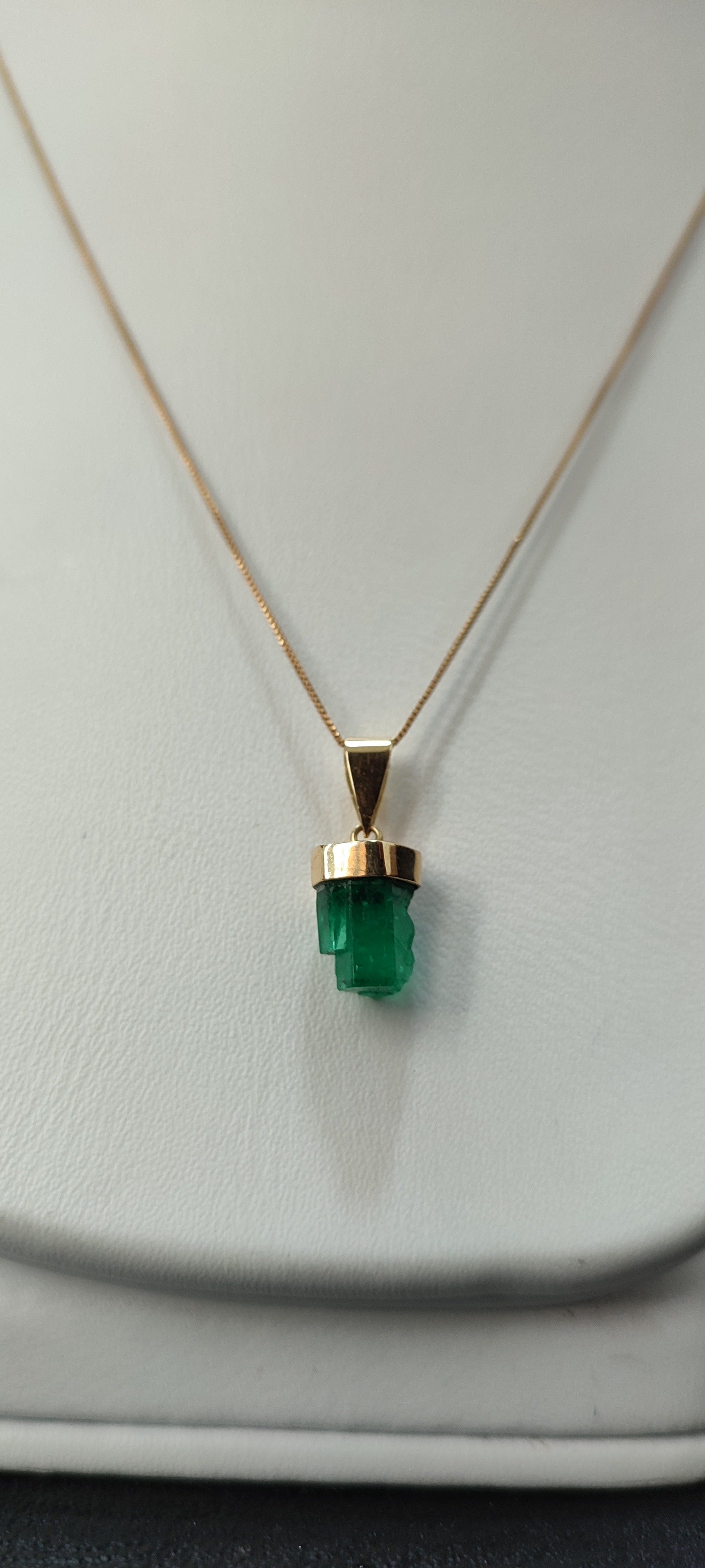 Muzo Emerald Canutillo Pendant - 18K Gold