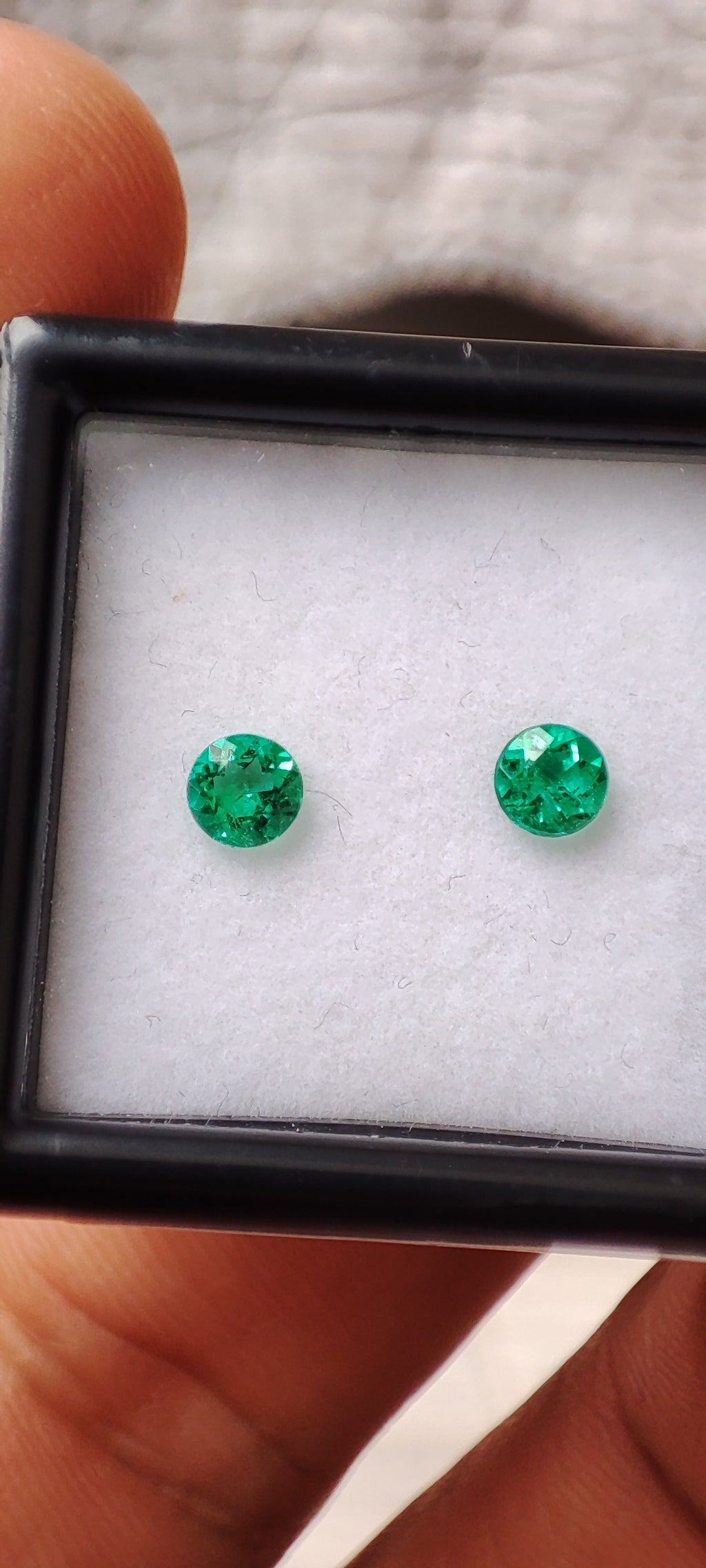 Emerald 0.36 ct - 3.93 mm & 3.92 mm