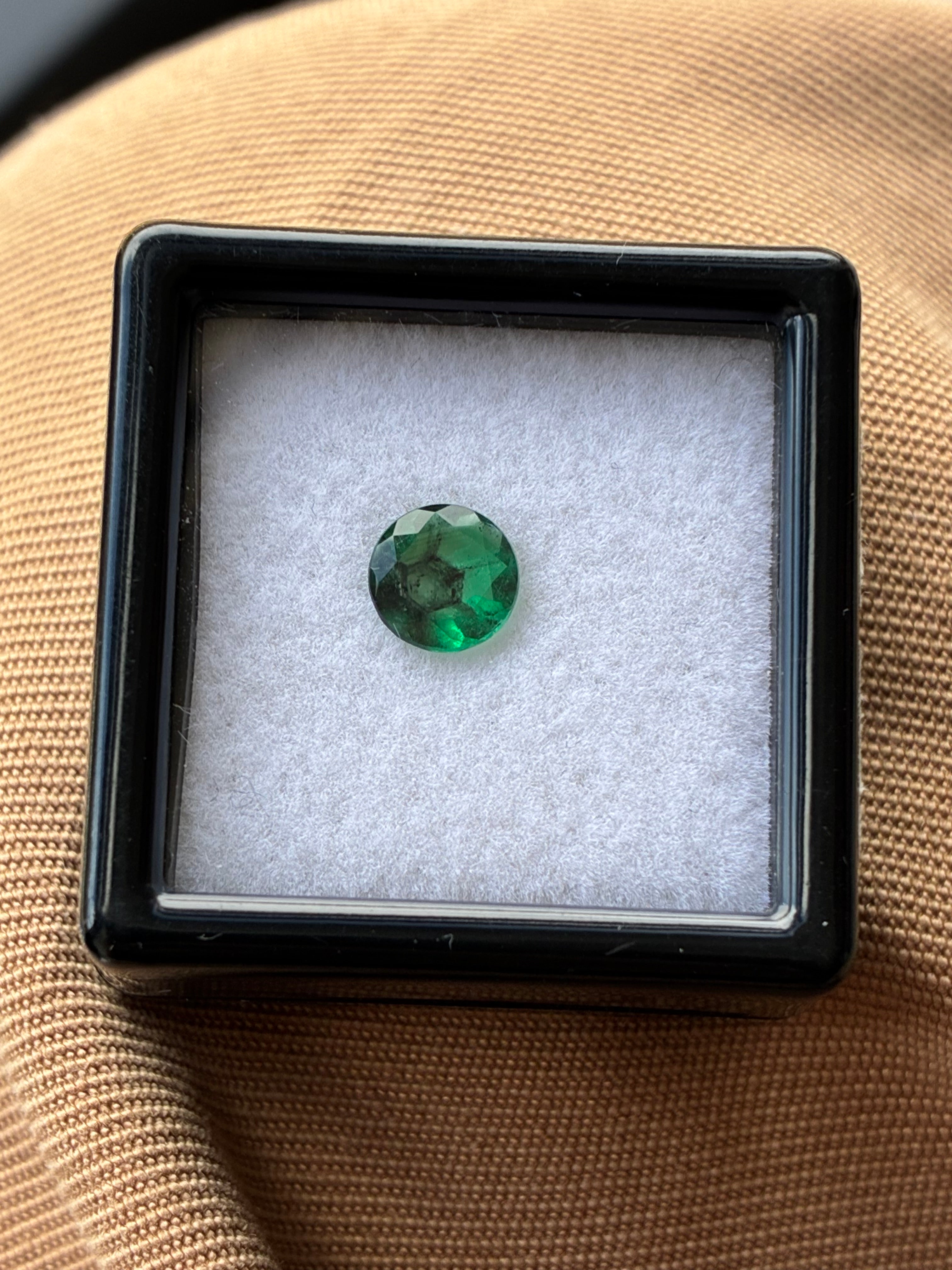 Emerald 0.49 ct