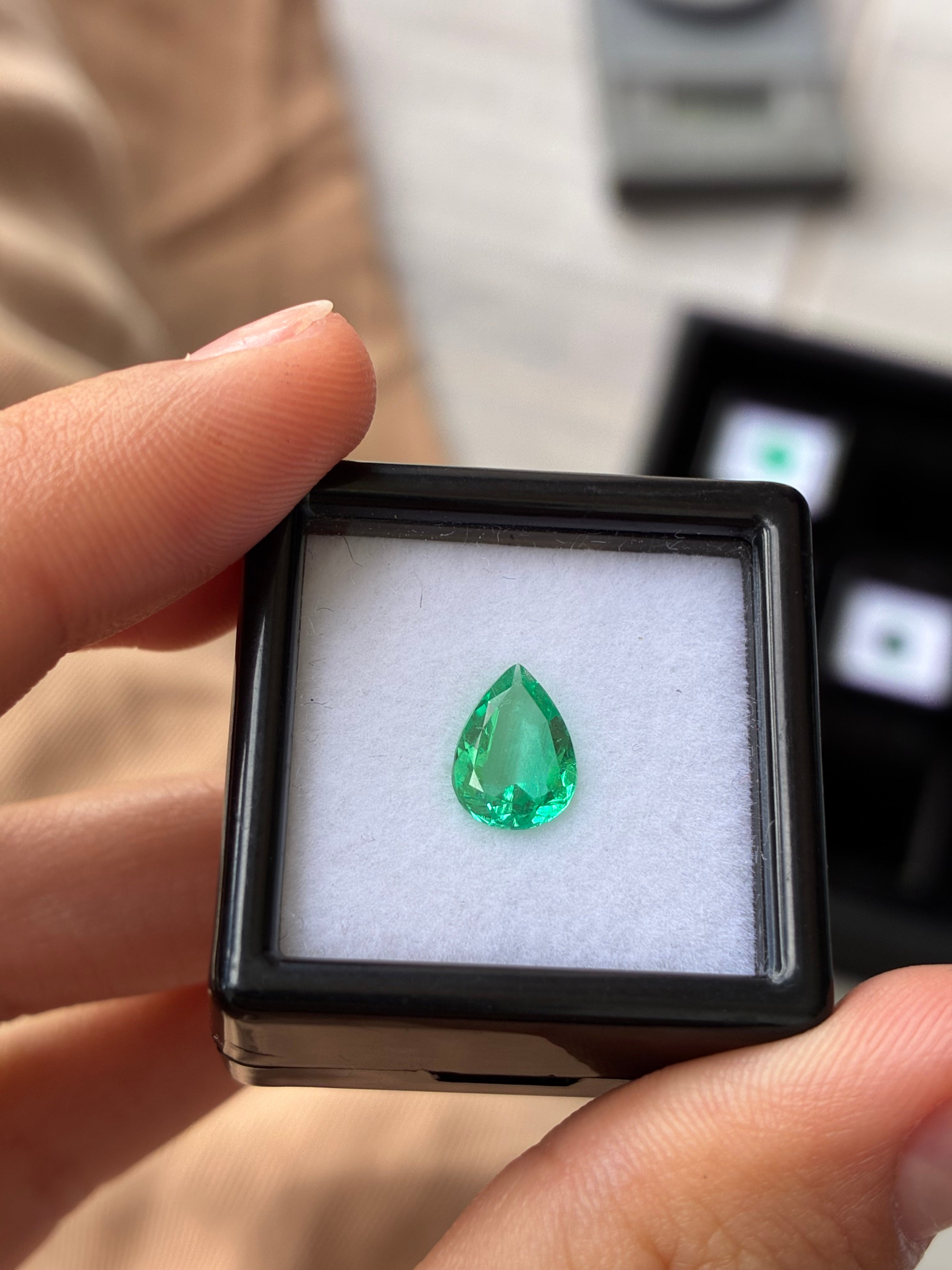 Emerald 0.87 ct
