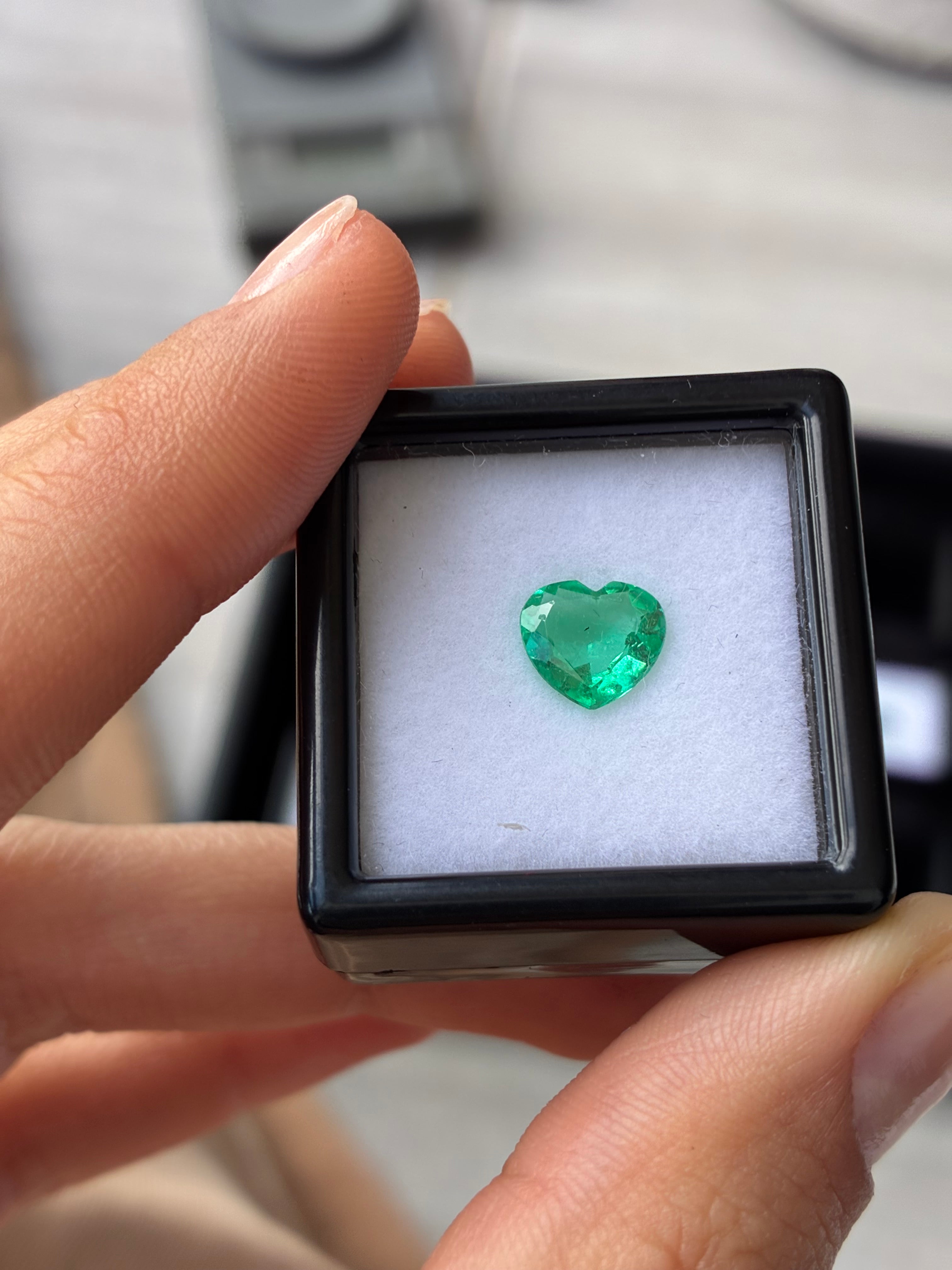 Emerald 0.81 ct
