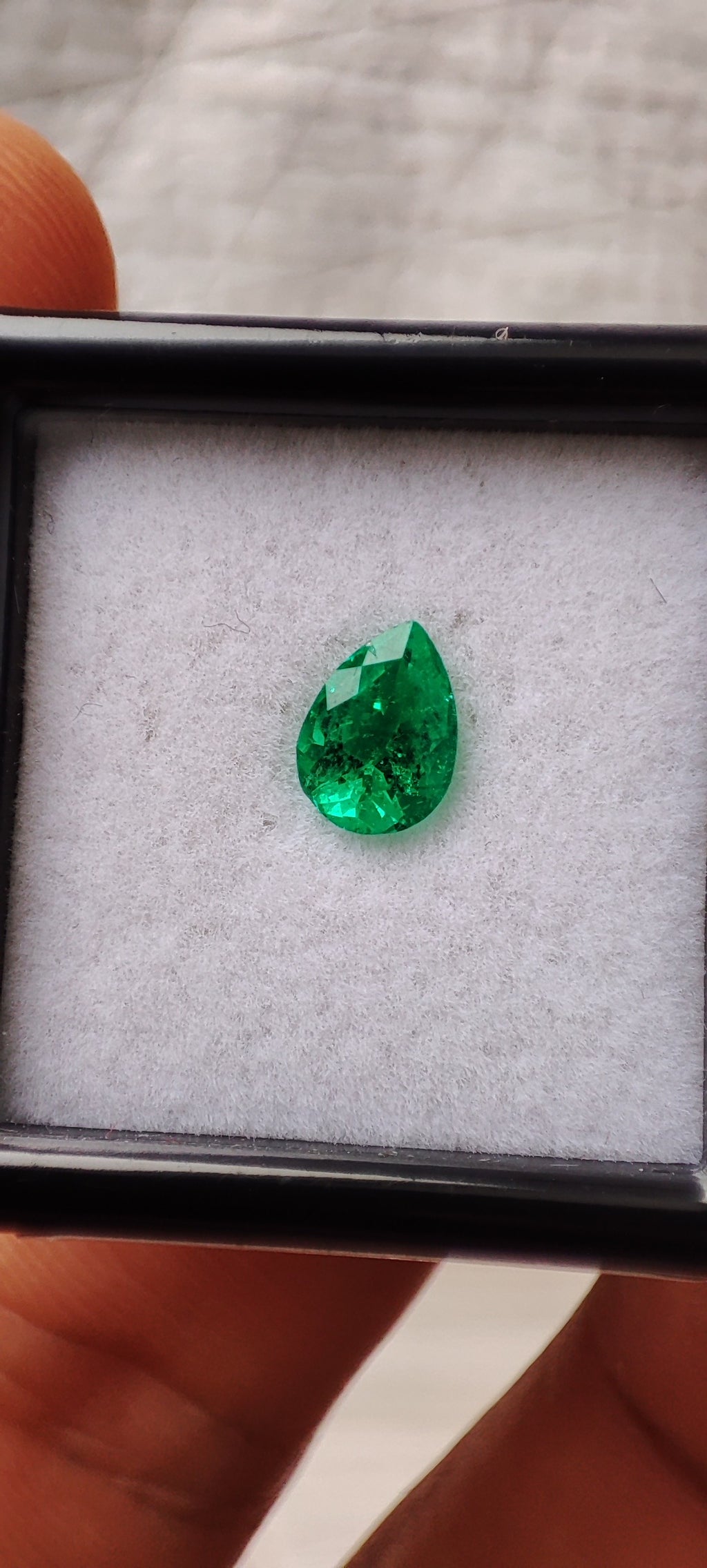 Emerald 0.64 ct - 7.06 x5.21
