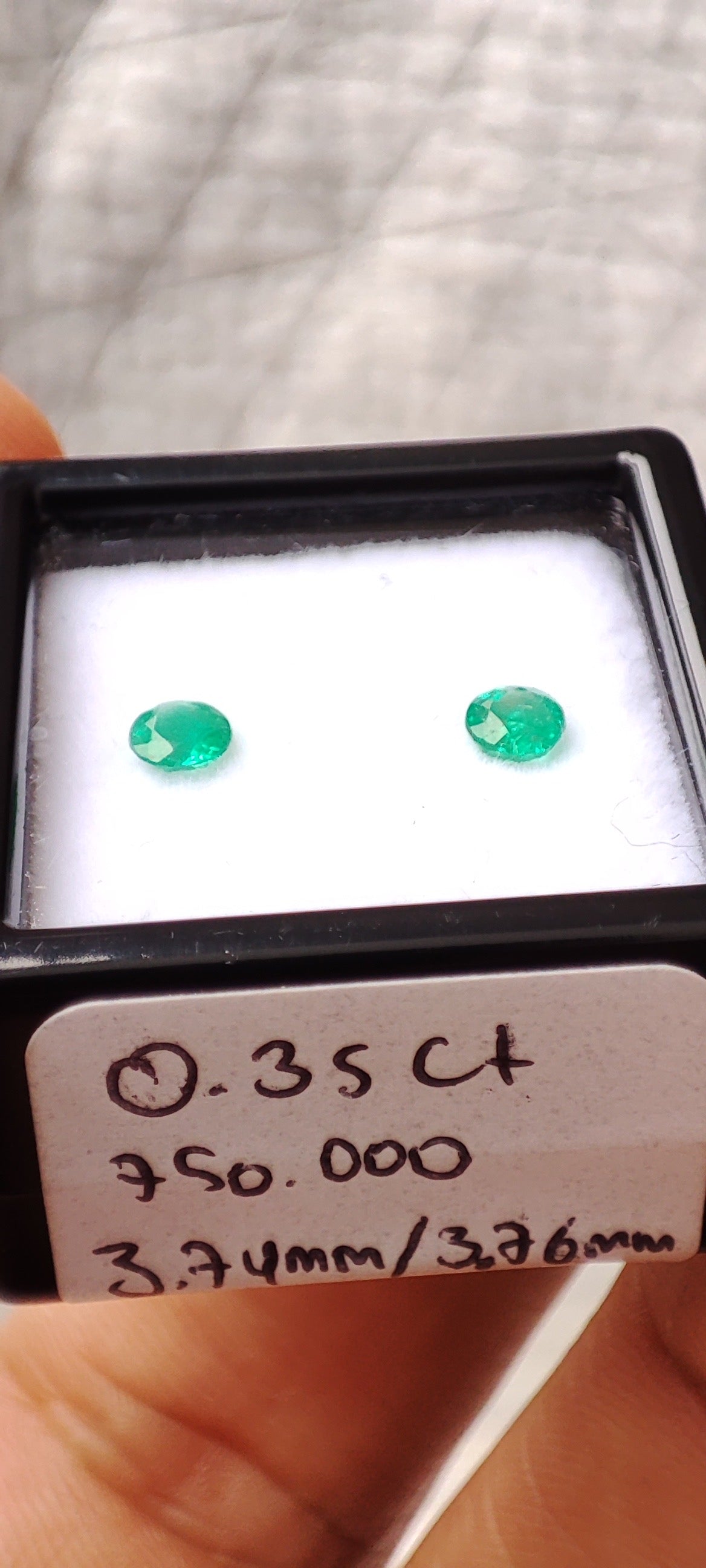 Emerald 0.35 ct - 3.74 mm & 3.76 mm