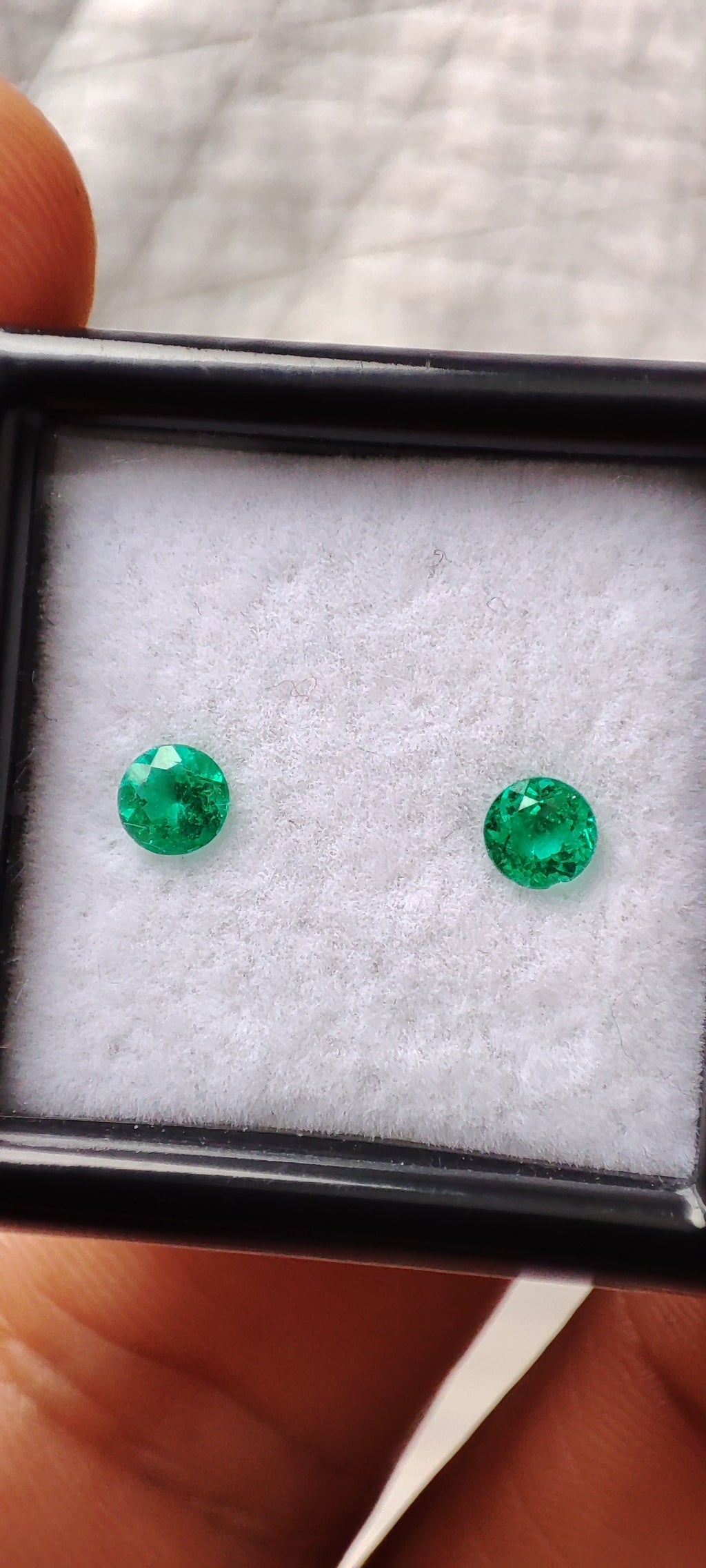 Emerald 0.35 ct - 3.74 mm & 3.76 mm