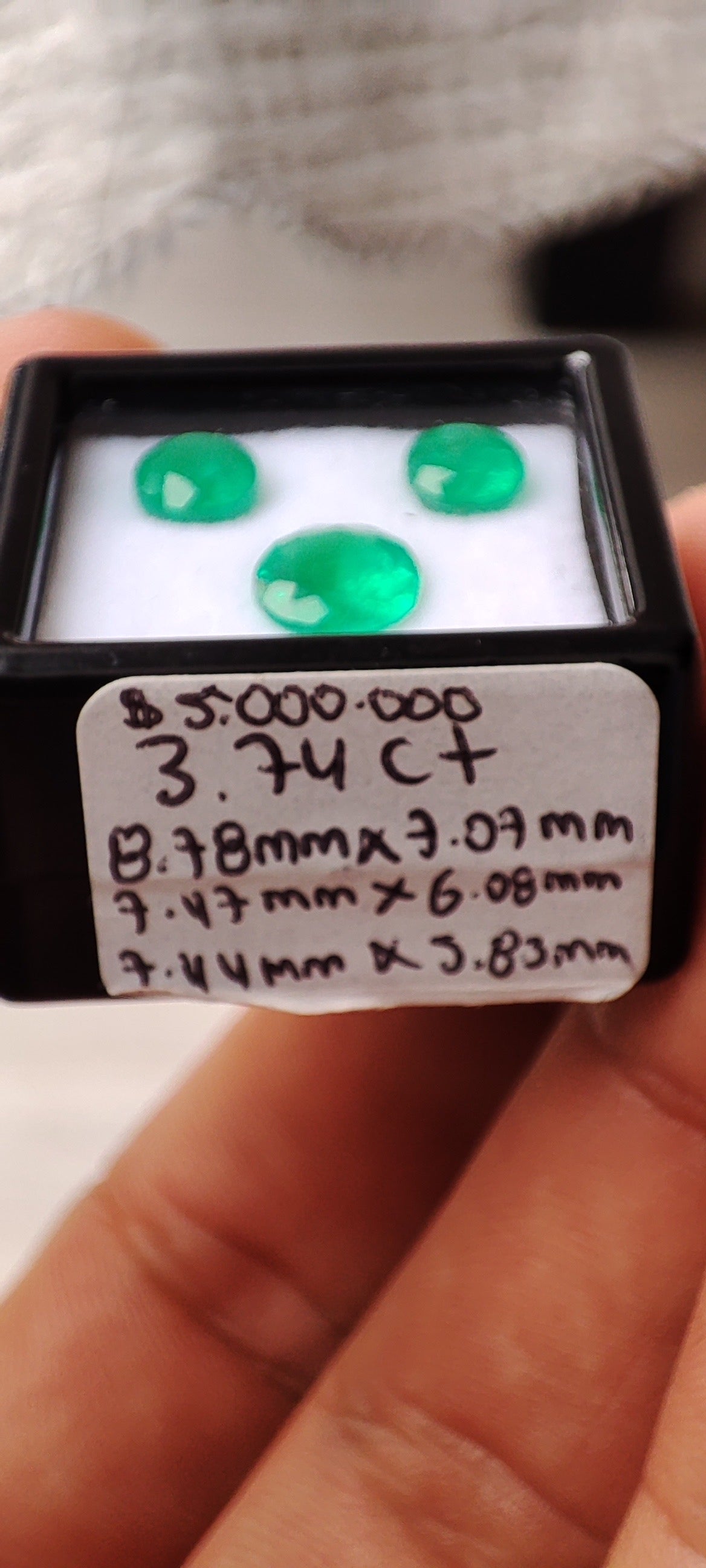 Emerald set 3.74 ct