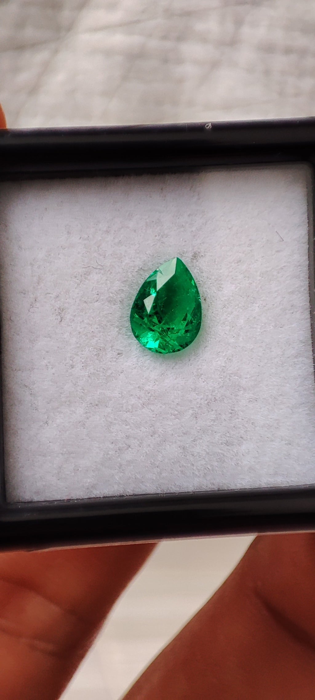 Emerald 0.64 ct - 7.06 x5.21