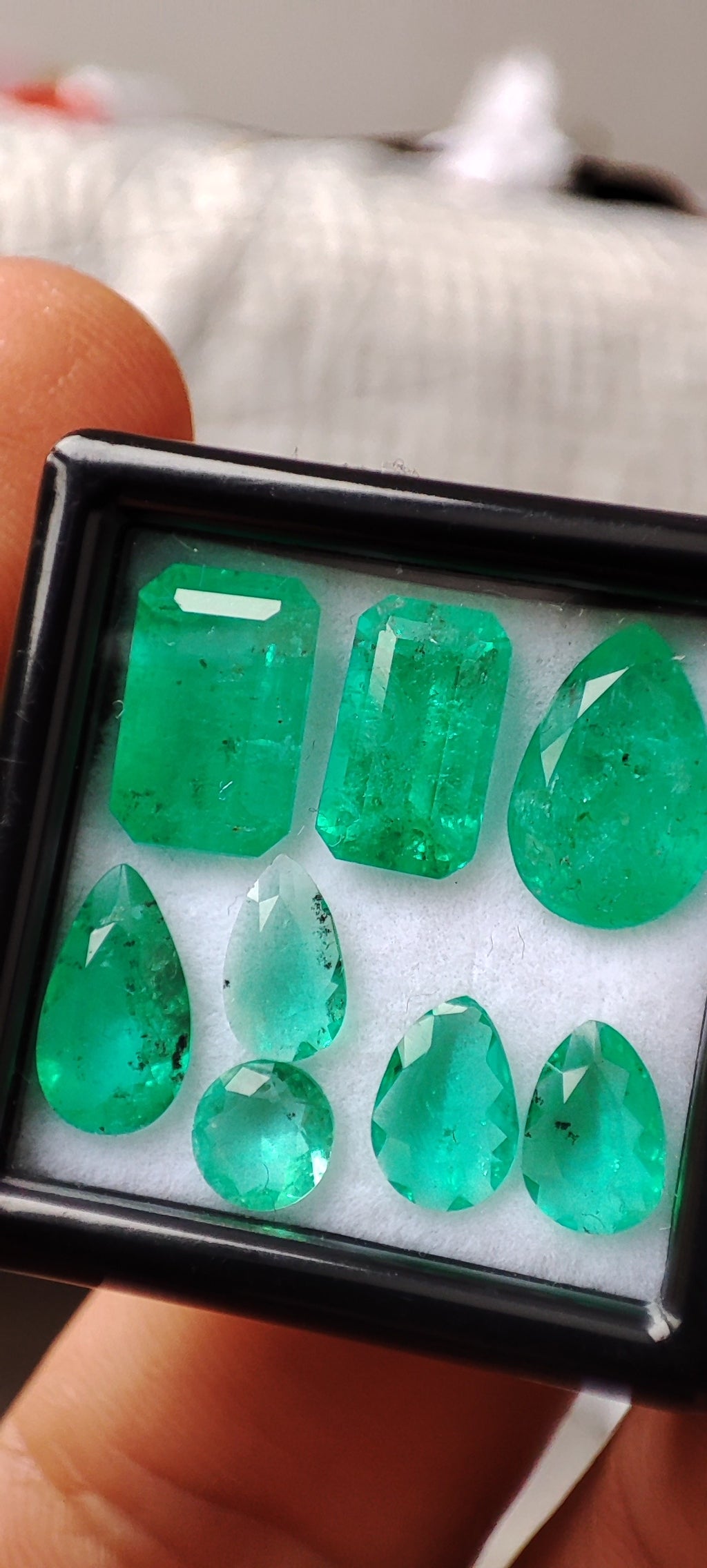 Emerald set 7.47 ct