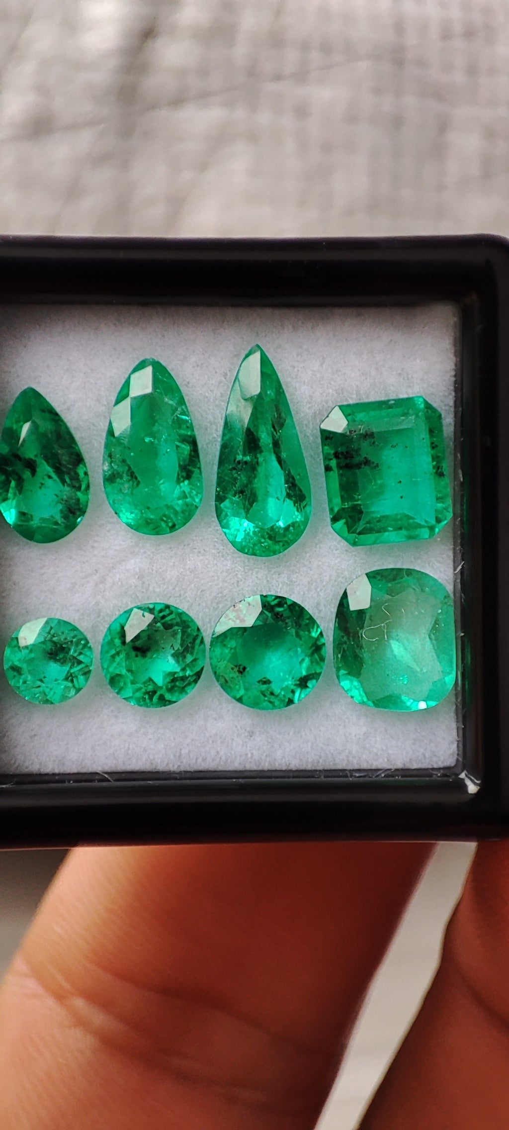 Emerald set 4.48 ct