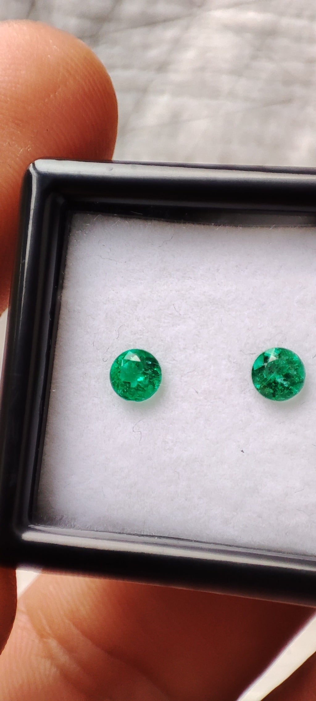 Emerald 0.38 ct - 3.72 mm & 3.79 mm