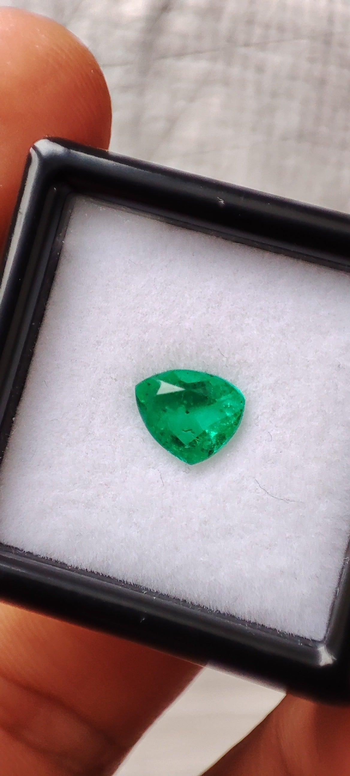 Emerald 0.82 ct