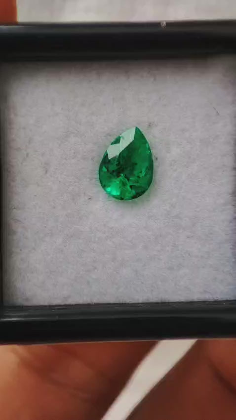 Emerald 0.64 ct - 7.06 x5.21