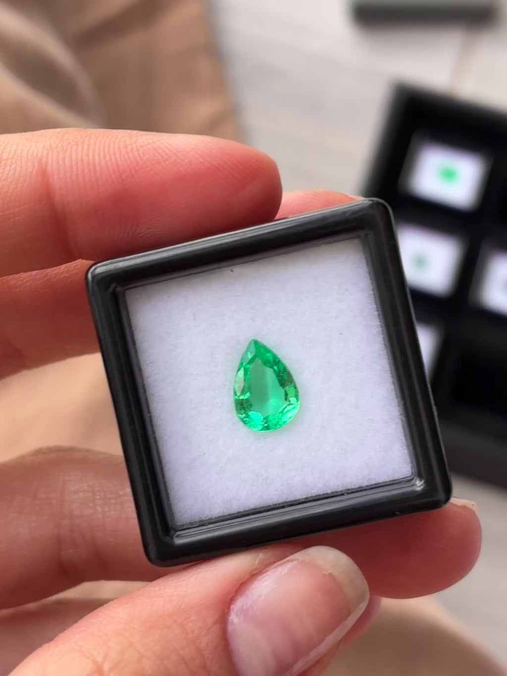 Emerald 0.87 ct