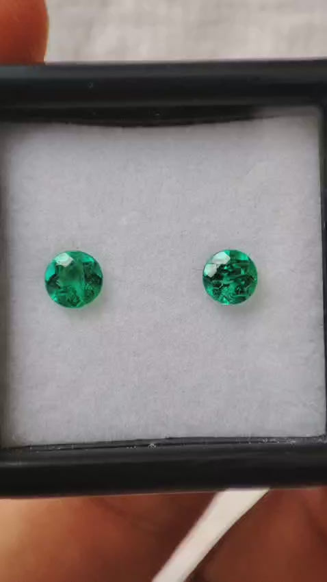 Emerald 0.42 ct - 4 mm & 3.98 mm