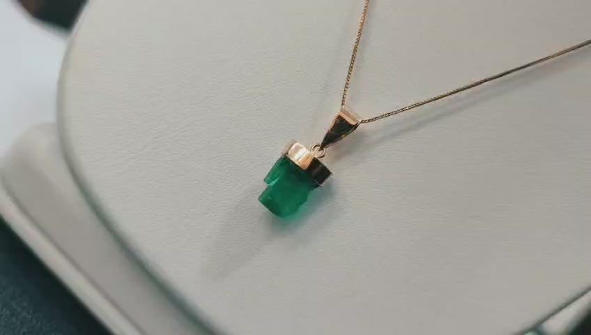 Muzo Emerald Canutillo Pendant - 18K Gold