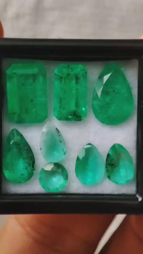 Emerald set 7.47 ct